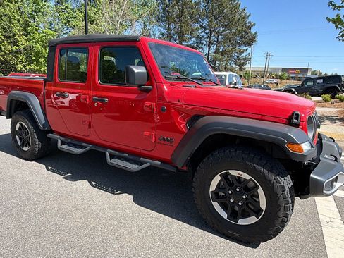 Used 2025 Jeep Gladiator Sport AWD/4WD image 5