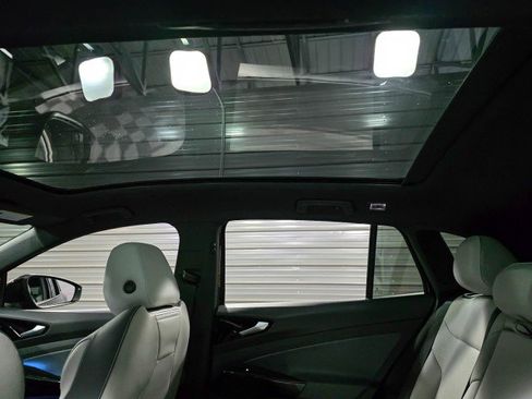 Used 2021 Volkswagen ID.4 Pro S image 17