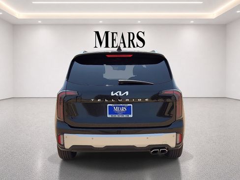 Used 2023 Kia Telluride EX w/ EX Captain's Chair Package FWD image 4