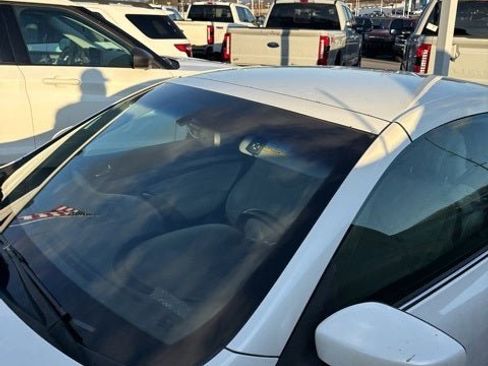 Used 2015 INFINITI Q60 Convertible w/ Premium Package image 21