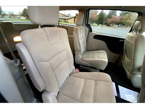 Used 2016 Dodge Grand Caravan SE w/ Quick Order Package 29E SE image 26