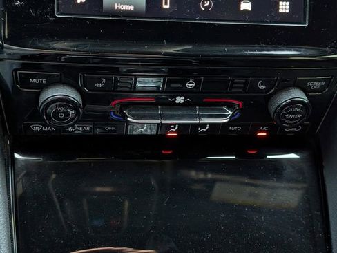 Used 2021 Jeep Grand Cherokee L Laredo image 21