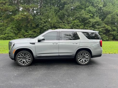 Used 2026 GMC Yukon Denali Ultimate w/ LPO, Floor Liner Package AWD/4WD image 2