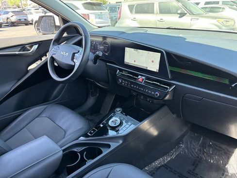 Used 2023 Kia Niro Wind FWD image 9