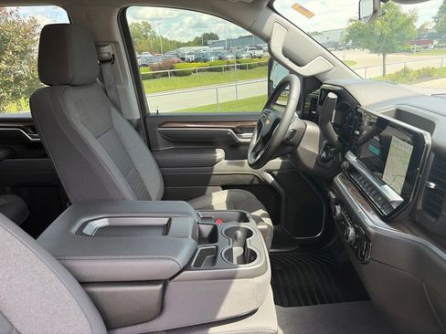 Used 2025 Chevrolet Silverado 2500 LT w/ Convenience Package AWD/4WD image 30
