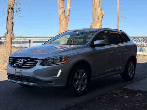 Used 2016 Volvo XC60 T5 Premier w/ Proximity Package AWD/4WD image 37