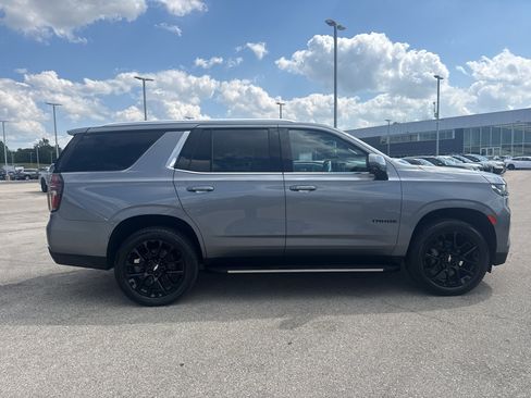 Certified 2022 Chevrolet Tahoe LT w/ Luxury Package AWD/4WD image 4