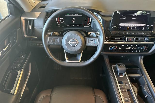 Used 2023 Nissan Pathfinder Platinum FWD image 13
