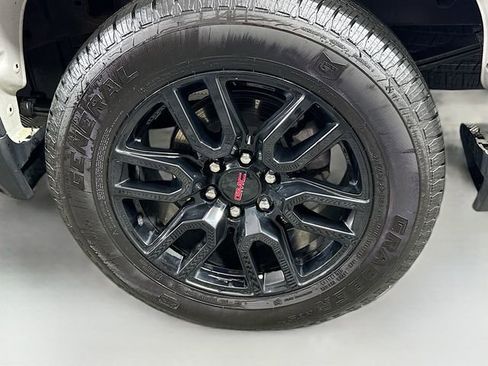 Used 2024 GMC Sierra 1500 Elevation AWD/4WD image 29