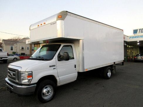 Used 2012 Ford E-350 and Econoline 350 Super Duty w/ PWR Locks & Windows Group RWD image 2