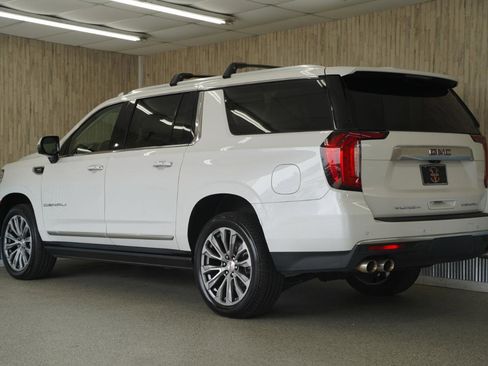 Used 2021 GMC Yukon XL Denali w/ Denali Premium Package AWD/4WD image 7