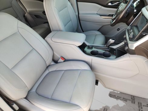 Used 2018 GMC Acadia SLT FWD image 30