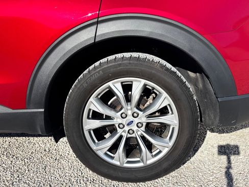 Certified 2021 Ford Explorer XLT w/ Equipment Group 202A image 17