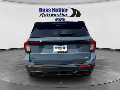 Used 2025 Ford Explorer ST-Line w/ Premium Package image 4