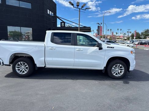 Used 2023 Chevrolet Silverado 1500 RST w/ Z71 Off-Road Package AWD/4WD image 3