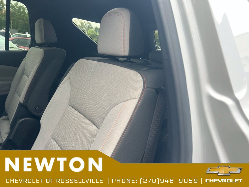 Used 2026 Chevrolet Traverse LT w/ Driver Confidence Package FWD image 32
