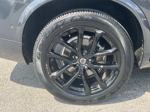 Used 2016 Volvo XC90 T6 Momentum w/ Momentum Plus Package AWD/4WD image 11