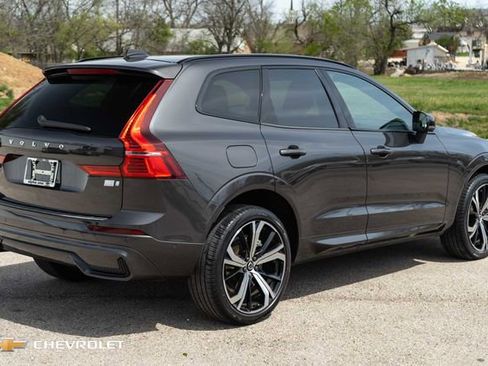 Used 2022 Volvo XC60 T8 R-Design w/ Advanced Package AWD/4WD image 6