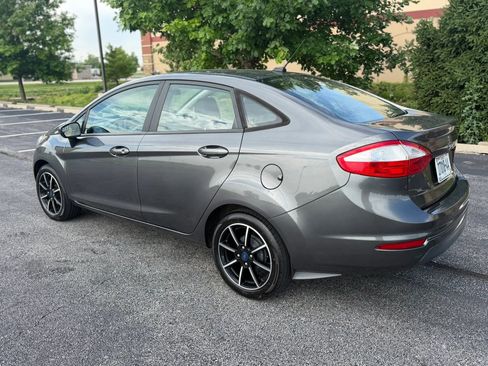 Used 2019 Ford Fiesta SE FWD image 3