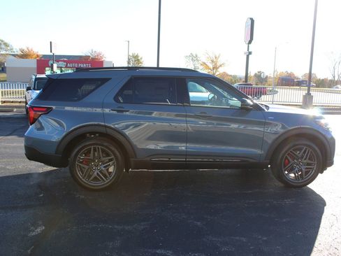 New 2026 Ford Explorer ST-Line w/ ST-Line Street Pack image 6