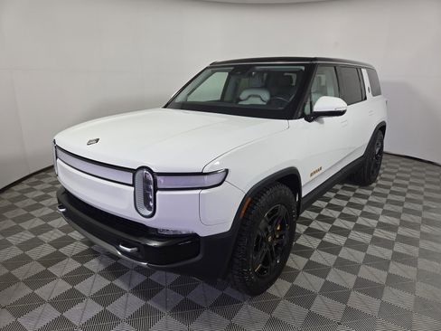Used 2024 Rivian R1S Adventure image 1