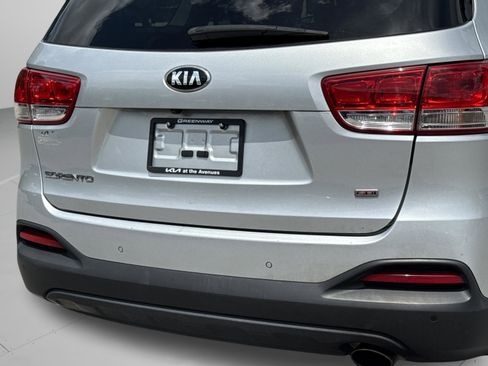 Used 2018 Kia Sorento FWD image 27
