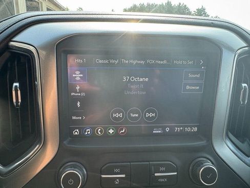 Used 2019 Chevrolet Silverado 1500 LT Trail Boss AWD/4WD image 20