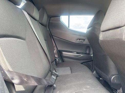 Used 2019 Toyota C-HR XLE FWD image 33