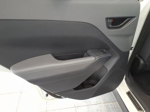 Used 2025 Subaru Crosstrek 2.0i Premium image 17