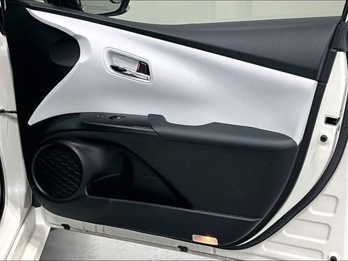 Used 2018 Toyota Prius One FWD image 22