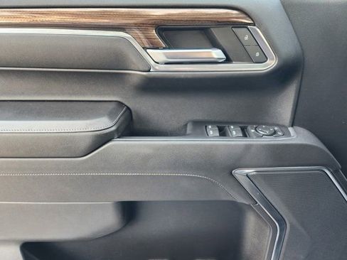 Used 2023 Chevrolet Silverado 1500 LT image 24