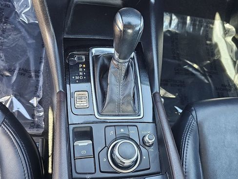 Used 2018 MAZDA MAZDA3 Touring image 33