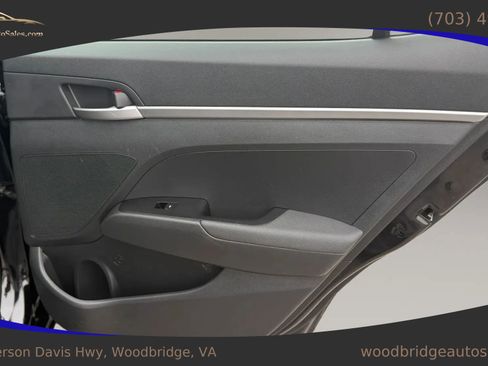 Used 2019 Hyundai Elantra SE w/ Cargo Package FWD image 14