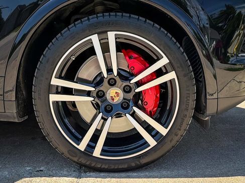 Used 2014 Porsche Cayenne Turbo S AWD/4WD image 13