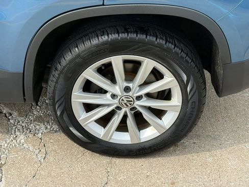 Used 2018 Volkswagen Tiguan Limited image 43