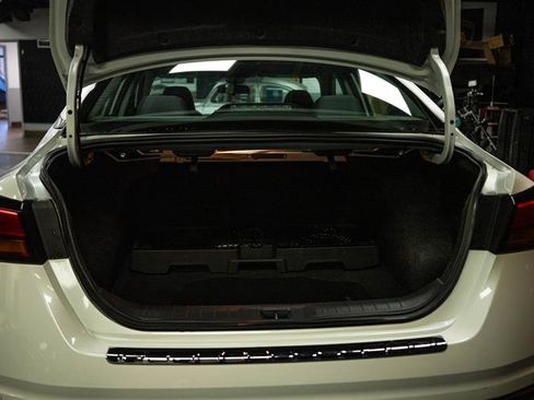 Used 2023 Nissan Altima 2.5 SV w/ SV Premium Package image 7