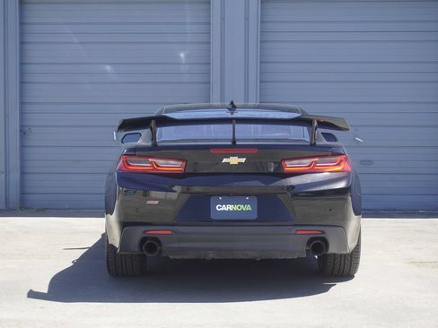Used 2016 Chevrolet Camaro SS RWD image 4