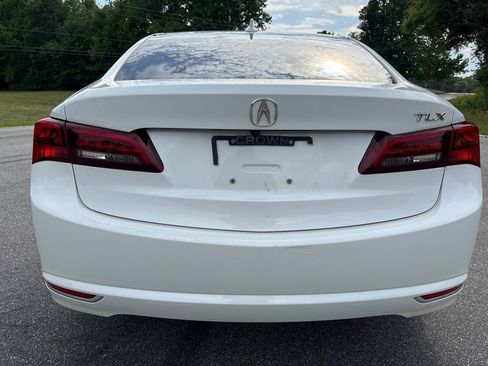Used 2017 Acura TLX FWD image 4