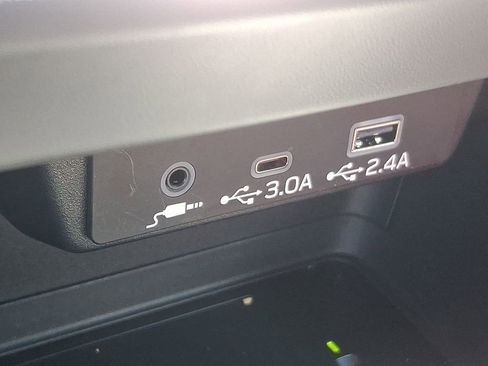 Certified 2024 Subaru Crosstrek 2.5i Limited w/ Crosstrek Mirror Package image 24