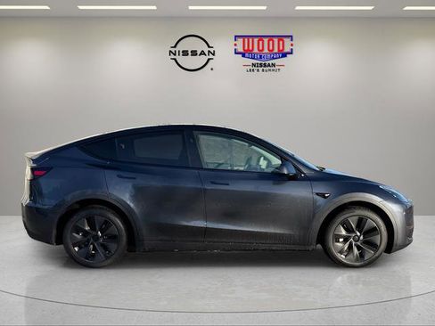 Used 2025 Tesla Model Y Long Range image 2