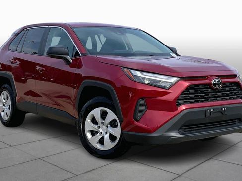 Used 2024 Toyota RAV4 LE AWD/4WD image 4