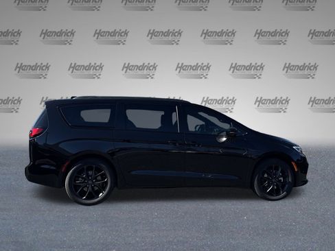 New 2026 Chrysler Pacifica Select w/ S Appearance Package image 9