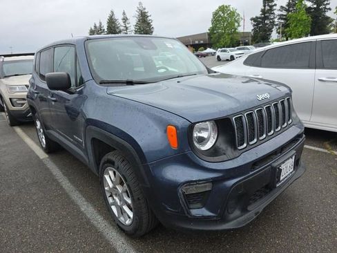 Used 2023 Jeep Renegade Latitude image 2