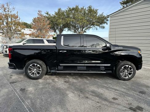 Certified 2025 Chevrolet Silverado 1500 High Country w/ Technology Package image 7