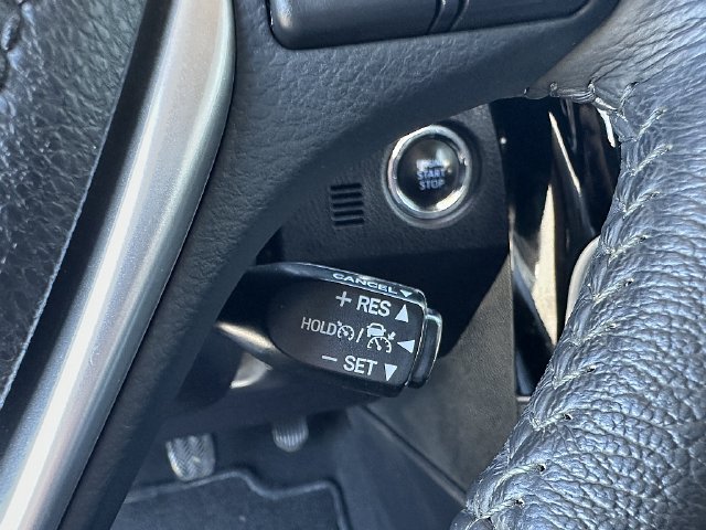 Used 2017 Toyota Corolla SE w/ Carpet Mat Package (TMS) FWD image 28