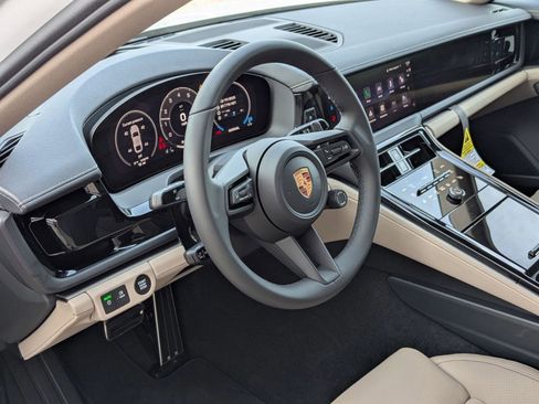 New 2026 Porsche Panamera image 4