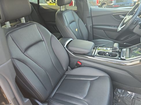 Used 2019 Audi Q8 Premium Plus w/ Premium Plus AWD/4WD image 10