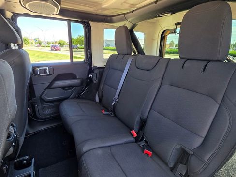 Certified 2022 Jeep Wrangler Unlimited Sahara w/ Cold Weather Group image 19