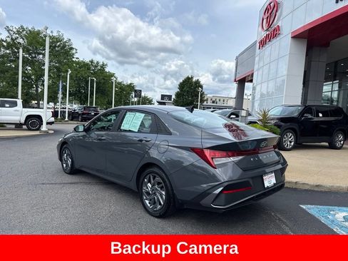 Used 2024 Hyundai Elantra Blue FWD image 5