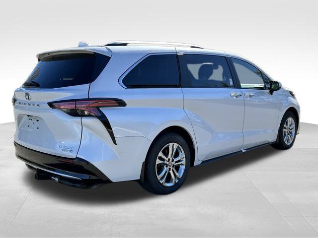 Used 2024 Toyota Sienna Platinum AWD/4WD image 5